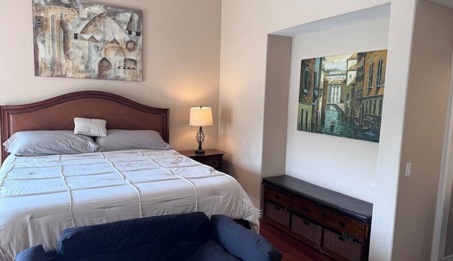 Studio in QUIET SFR home, gated community.