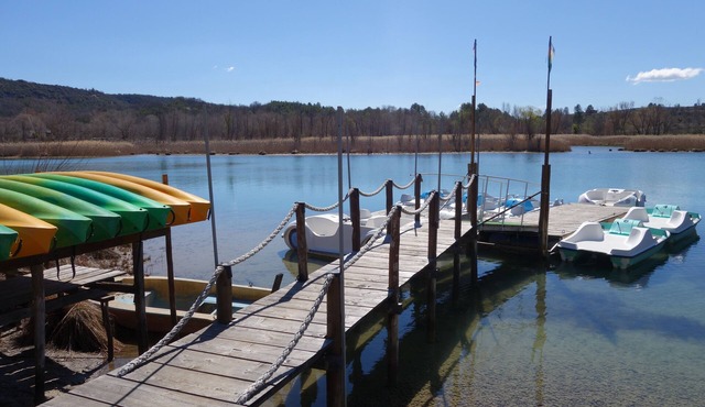 Studio in Quinson Provençal village on the edge of the Verdon, landscape swimming, kayaking, etc.