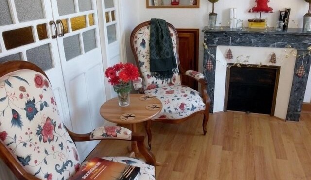 Studio in the Pyrenees: mountain biking, hiking and Catalan culture.