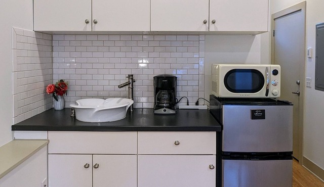 Studio in Trendy Ballard