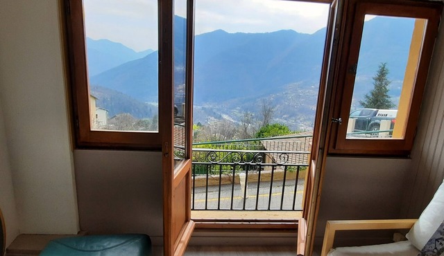 Studio in village with breathtaking valley views