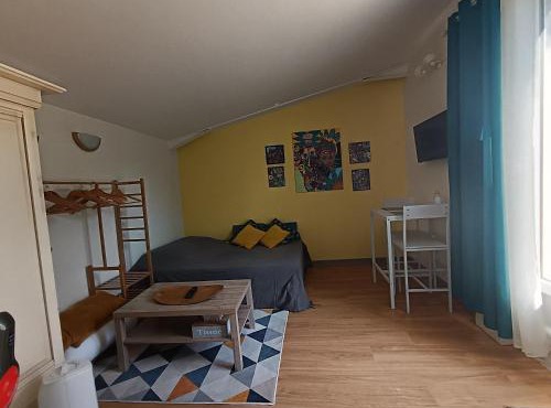 Studio indépendant au calme avec parking privatif