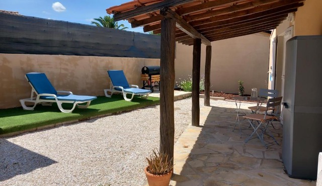 Studio indépendant dans villa