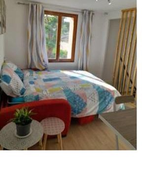 Studio indépendant et lumineux