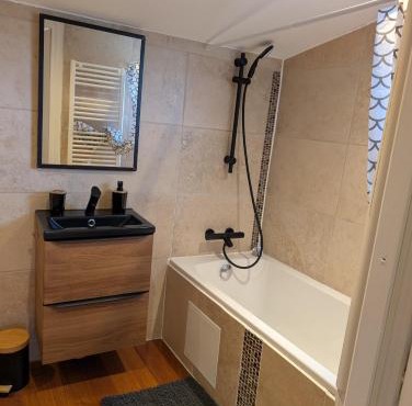 Studio indépendant tout équipé