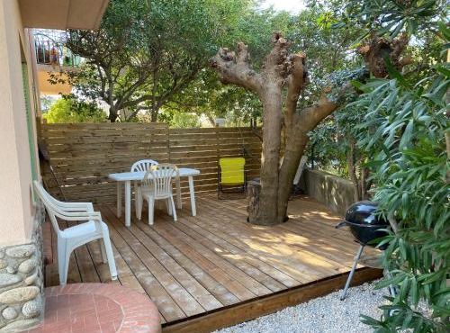 studio, jardin, parking à 100 m de la plage