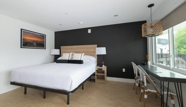 Studio King | The Waypoint | w/Free Breakfast Every Weekend & Free Parking