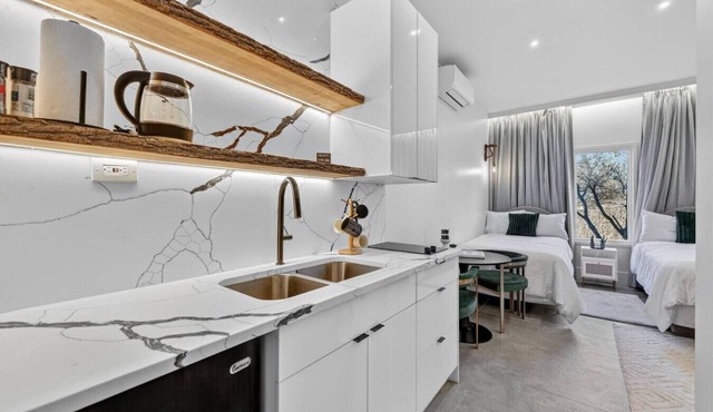 Studio Lakeside Retreat Fast Wifi Great WFH