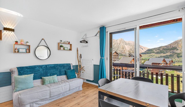 Studio "Le 27" with Mountain View, Balcony, and Wi-Fi