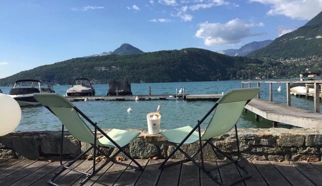 Studio le Beach du lac d'Annecy, feet in the water