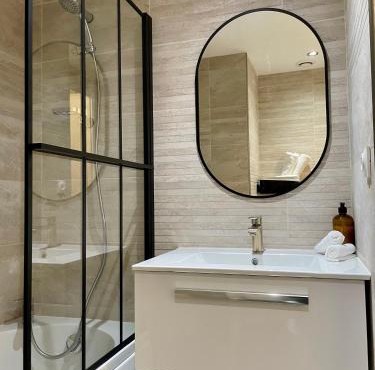 Studio Le Central 350 m de Gare Lyon Part-Dieu, Navette Stade et Arena ,Eurexpo Aéroport- Bus Direct Centre Ville