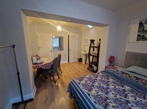 Studio Lickey Hills Near Attractions Garden Pet Ok