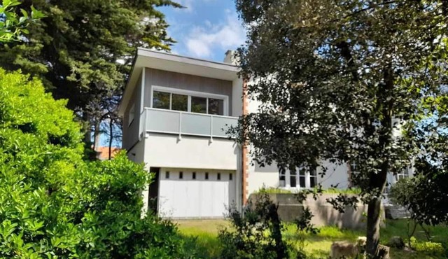 Studio lumineux avec loggia, stationnement privé et proche plage