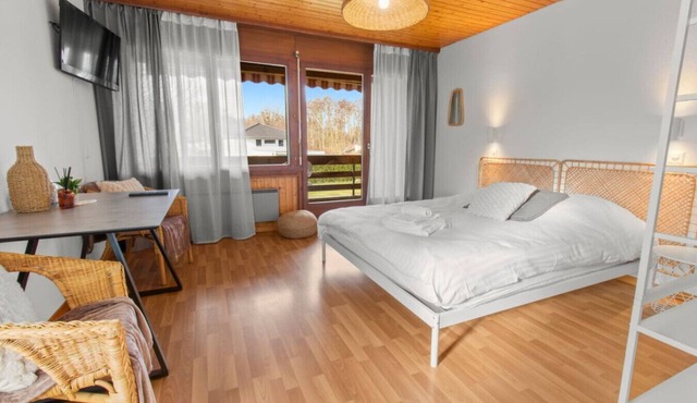 Studio lumineux et relaxant à 5 min à pied du lac