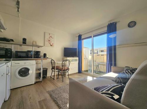 Studio lumineux avec balcon exposé sud, tout équipé et classé 2 étoiles. - FR-1-553-139