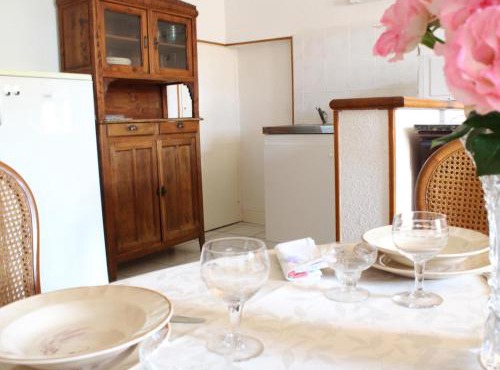 Studio médiéval au cœur du village, proche commerces - FR-1-489-605