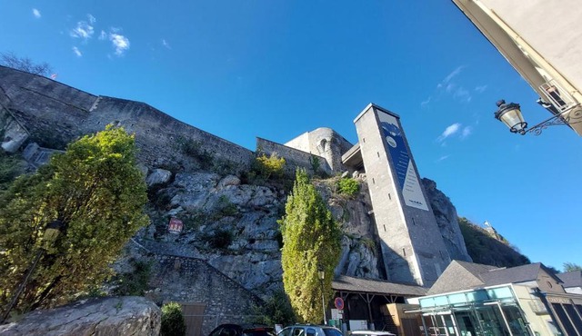 STUDIO MEUBLÉ AU PIED DU CHATEAU