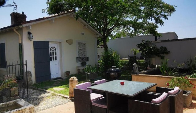 Studio meublé et équipé avec jardin et terrasse privée