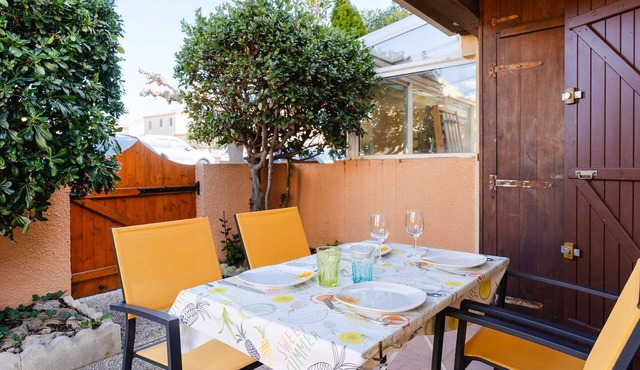 Studio mezzanine with pool, parking, Narbonne-Plage