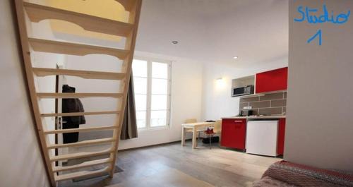 studio MEZZANINE 2 min DE LA PLACE PIE