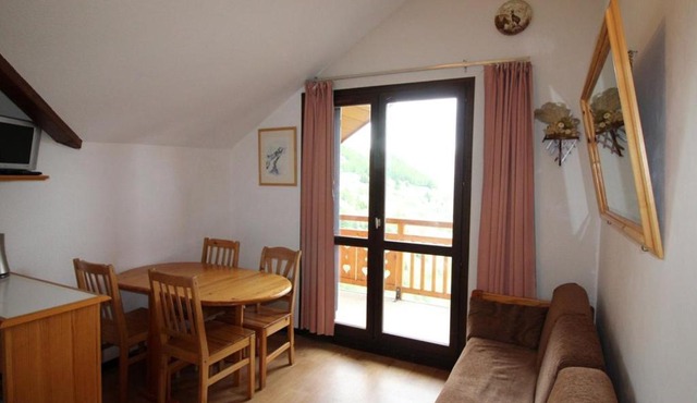 Studio mezzanine cabine - 5 pers, à 400m des pistes avec parking, animaux admis - FR-1-297-60