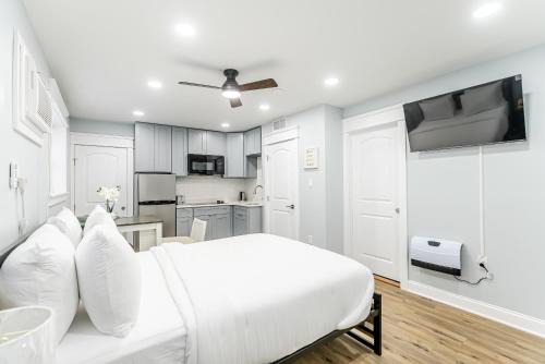 Studio Minutes from Center City South Philly Special