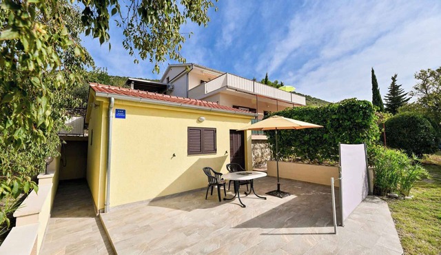 Studio mit Klimaanlage und Terrasse