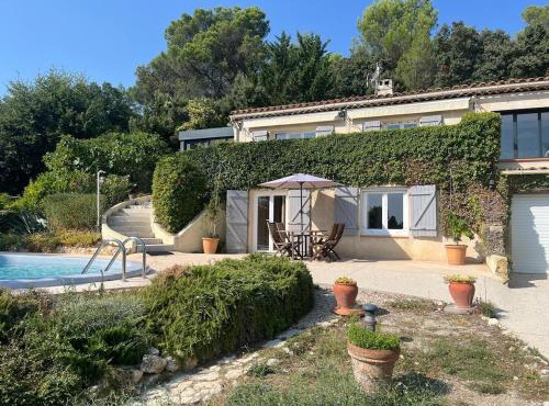 Studio moderne avec vue dégagée