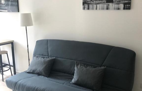 Studio moderne au calme