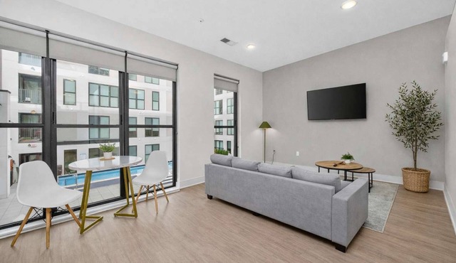 Studio Near Downtown |Walkable |