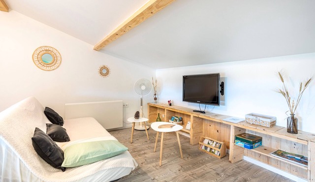 Studio 'Near Marais Poitevin' with Wi-Fi