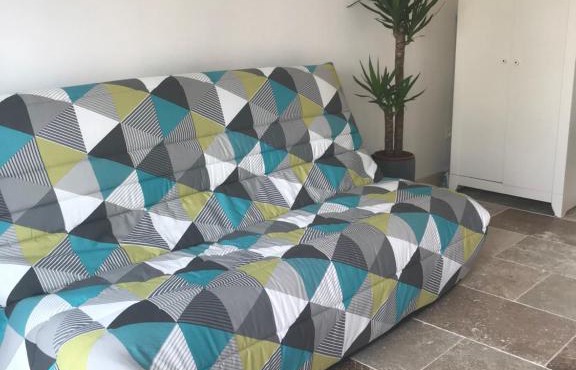 Studio neuf, équipé