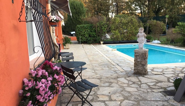 Studio Neuf Dans une Villa