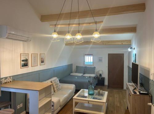 Studio neuf tout équipé 10 mn de Nîmes et du CHU