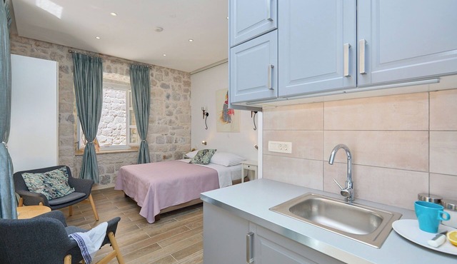 Studio Nikol - One Bedroom Apartment, Sleeps 2