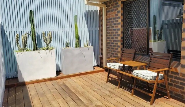 Studio On Howard - a perfect little space with a deck, walking distance to river
