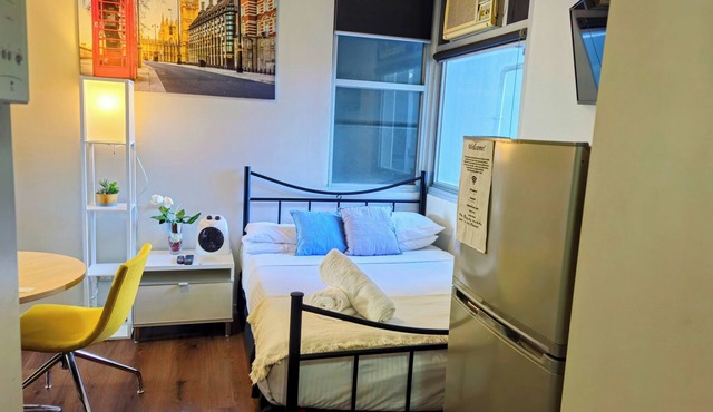 studio on Swanston st apartment with a little English flare