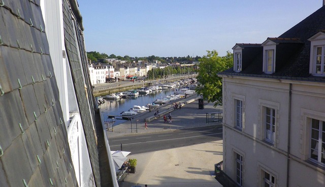 Studio on the port of Vannes for 2 people - self-contained arrival. Free WiFi