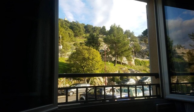 Studio + Parking Village Provençale