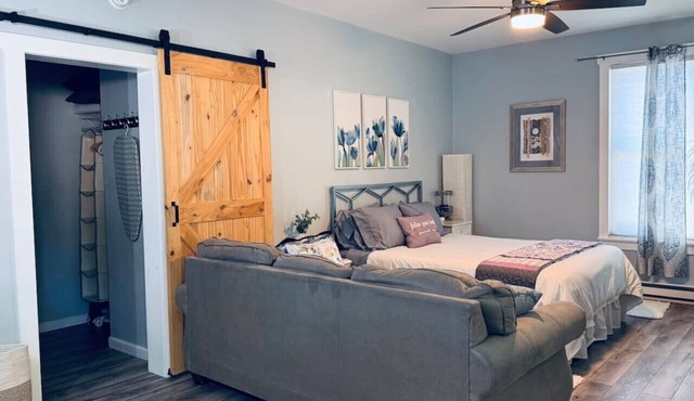 Studio | Peaceful | Serene Backyard