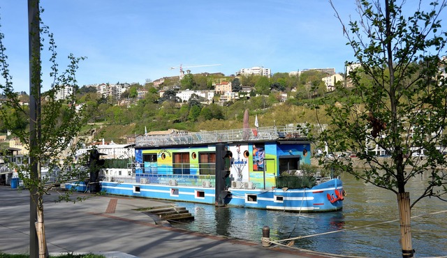STUDIO PENICHE MINICABINE Unusual Old LYON CENTER Confluence Bellecour