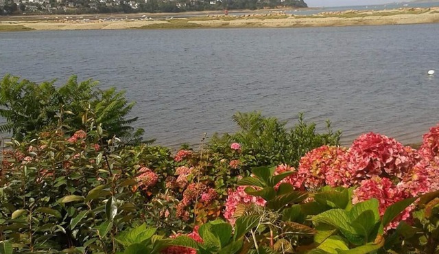 Studio-Private Bathroom-Sea view-Tomé