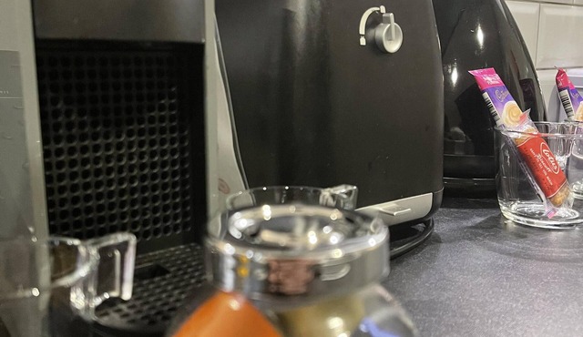 Studio-Queen-Ensuite with Shower