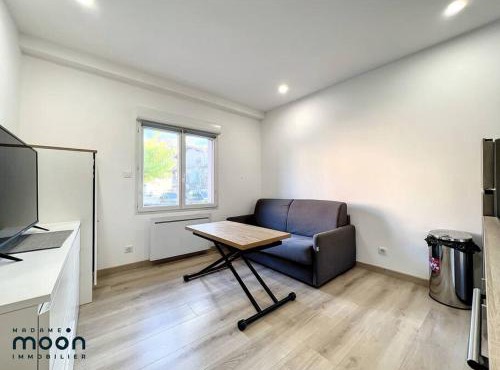 Studio rénové centre-ville de Lagnieu/WIFI