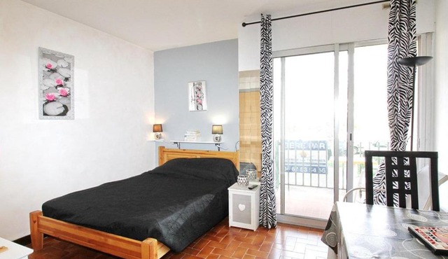 Studio rénové avec wifi, balcon et climatisation à Balaruc-les-Bains - FR-1-553-53