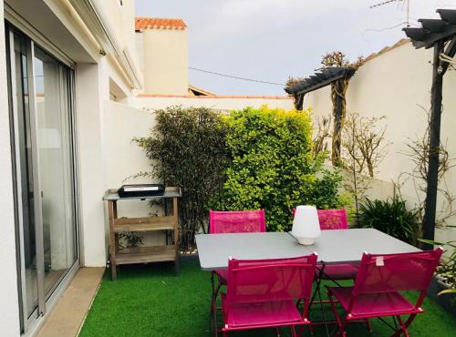 Studio rénové à deux pas de la plage des Lutins - Terrasse privée, parking et animaux acceptés - FR-1-426-515