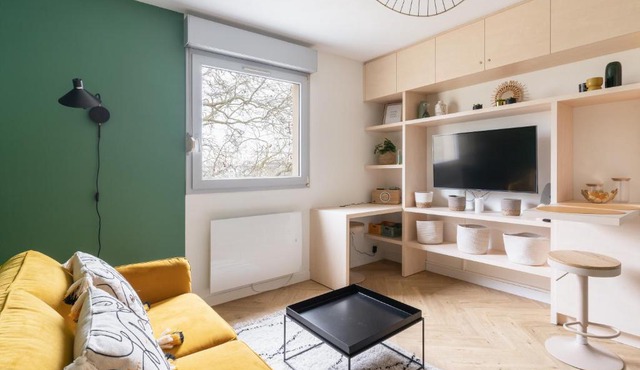 Studio refait à neuf avec Parking en Bord de Loire