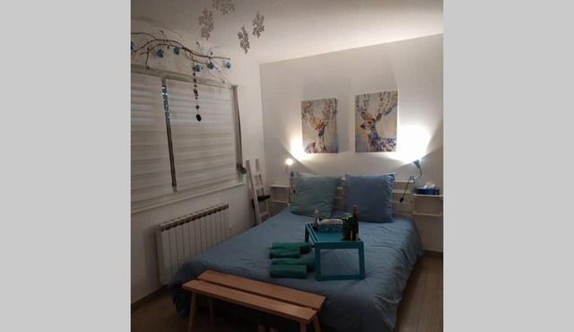 Studio renové en RDJ dans résidence de standing