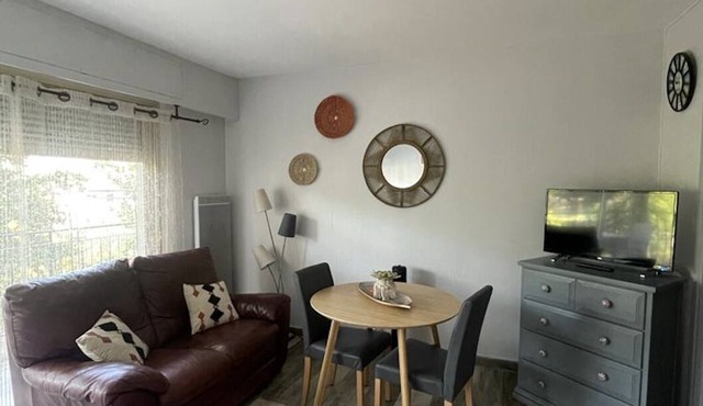 Studio renovated - Gréoux les bains en provence -residence les cèdre