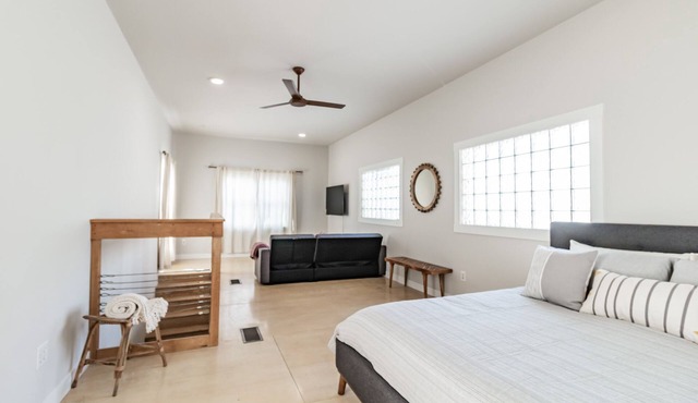 Studio rental situated in the heart of Downtown Newburgh.